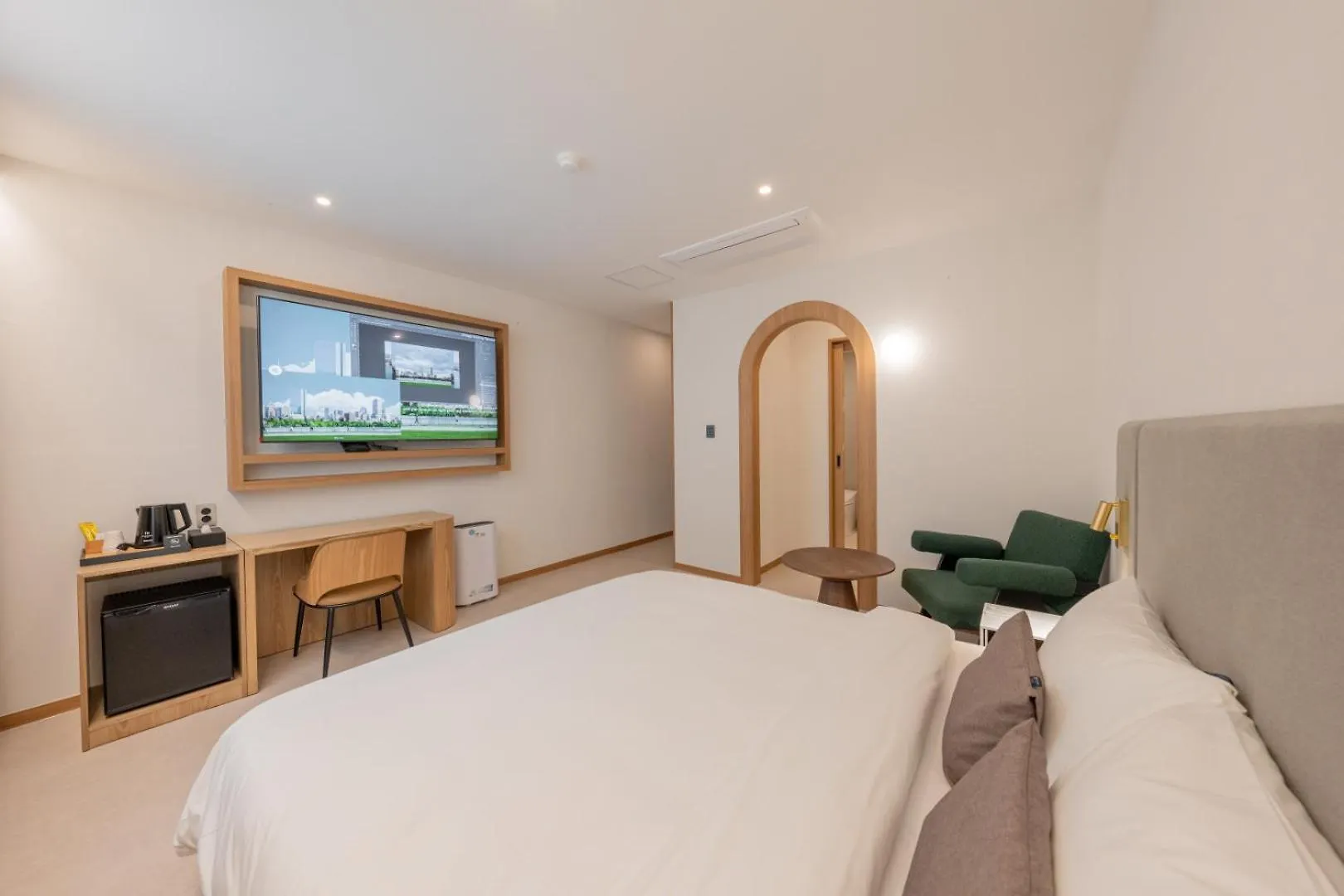 H-Avenue Hotel Munhyeon Busan