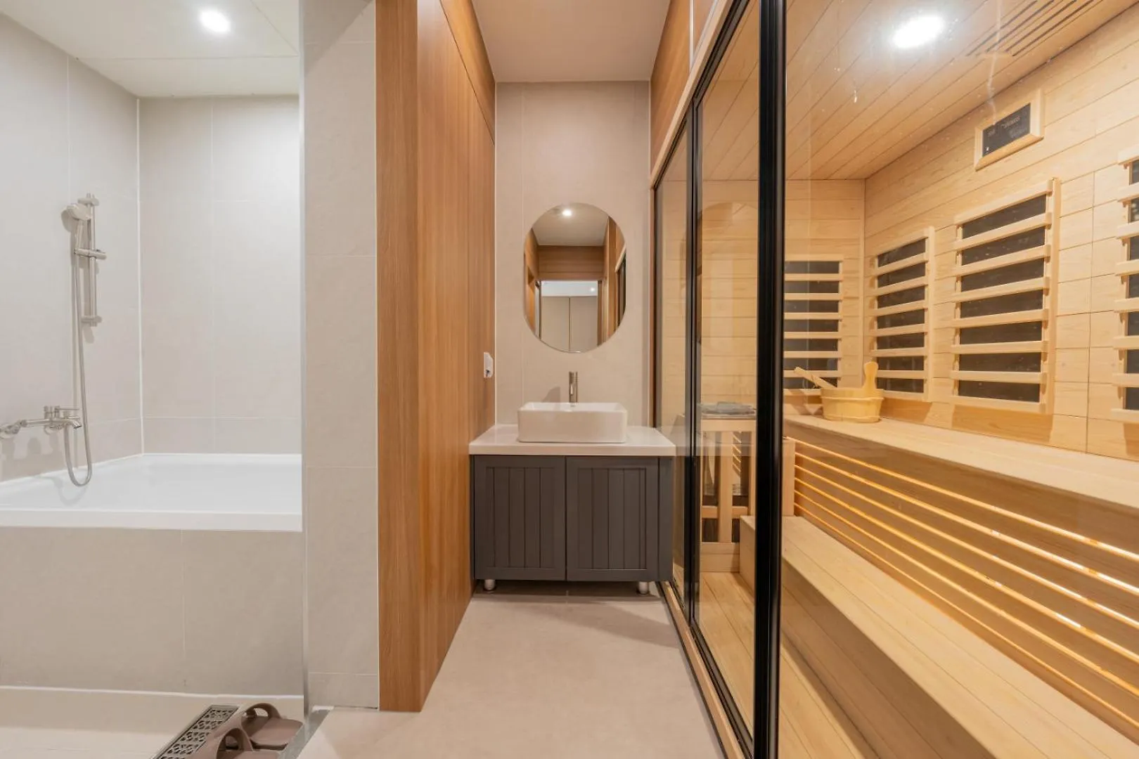 H-Avenue Hotel Munhyeon Busan